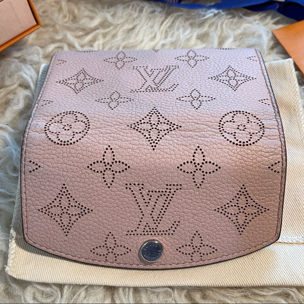 2018 Louis Vuitton Mahina Anae Coin Purse/Wallet. - Picture 7 of 15